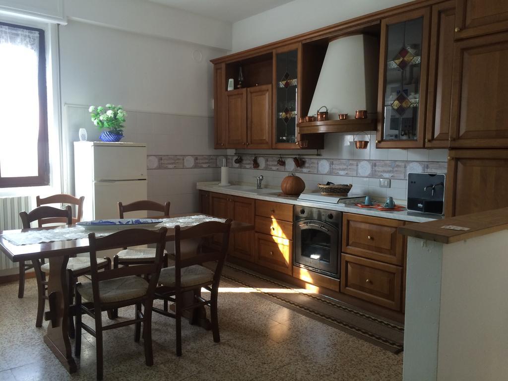 Yoghi & Bubu Apartment Gambolo ห้อง รูปภาพ